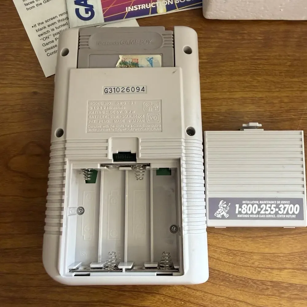 Original Nintendo Game Boy GB DMG-01 1992 with Manual Box & Super Mario Land
